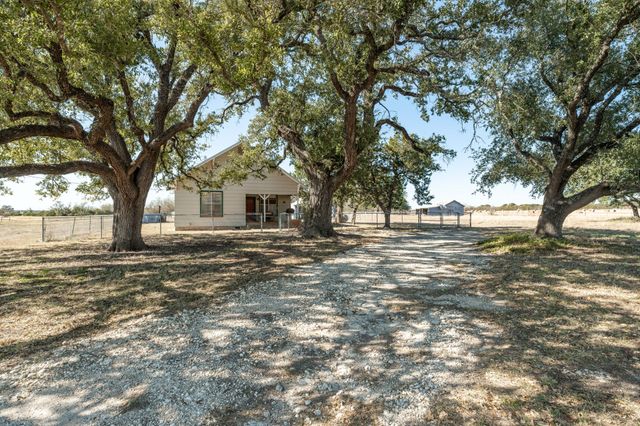 5777 County Road 309 (1), Cranfills Gap, TX 76637