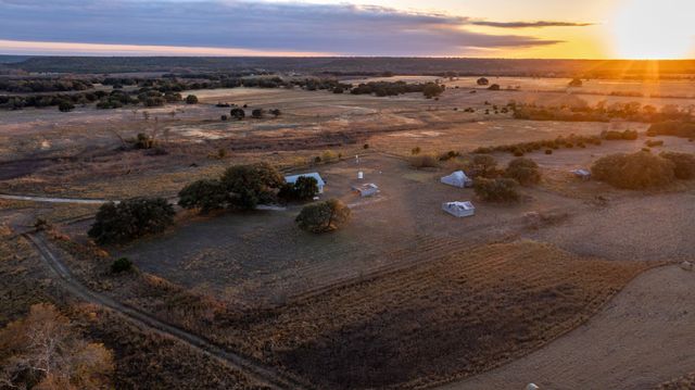 5777 County Road 309 (1), Cranfills Gap, TX 76637