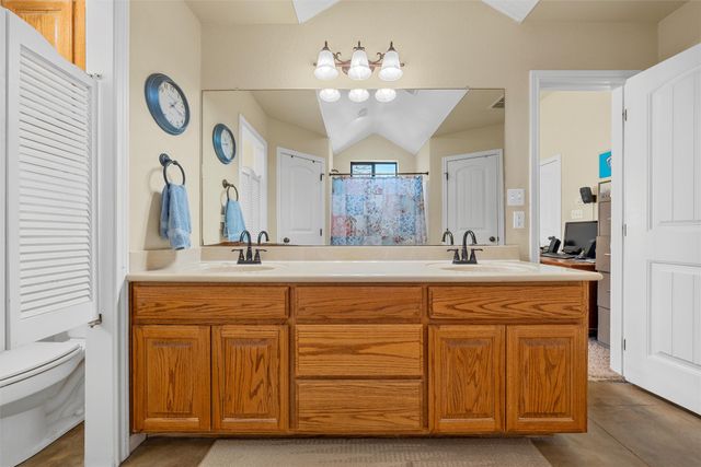 900 W Elizabeth Drive, Robinson, TX 76706