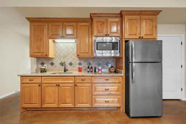 900 W Elizabeth Drive, Robinson, TX 76706