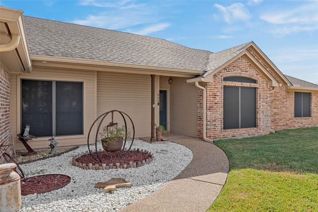900 W Elizabeth Drive, Robinson, TX 76706