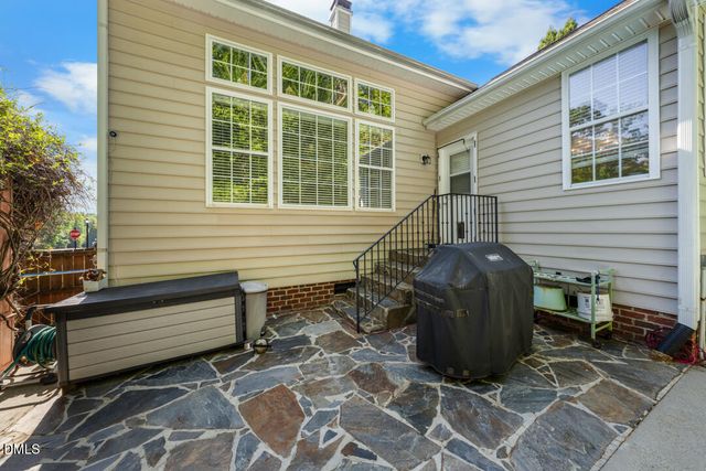 909 Kennesaw Court, Hillsborough, NC 27278