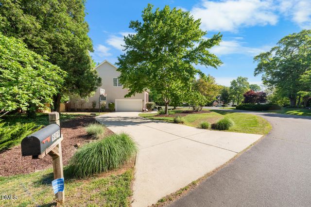 909 Kennesaw Court, Hillsborough, NC 27278