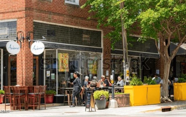 909 Kennesaw Court, Hillsborough, NC 27278