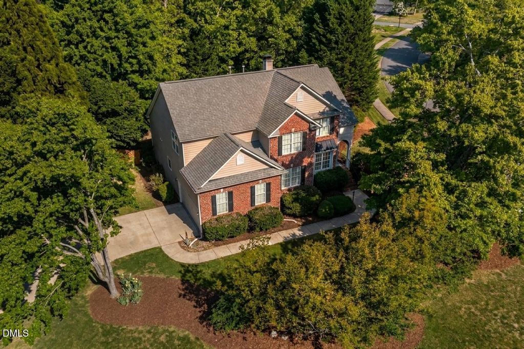 909 Kennesaw Court, Hillsborough, NC 27278