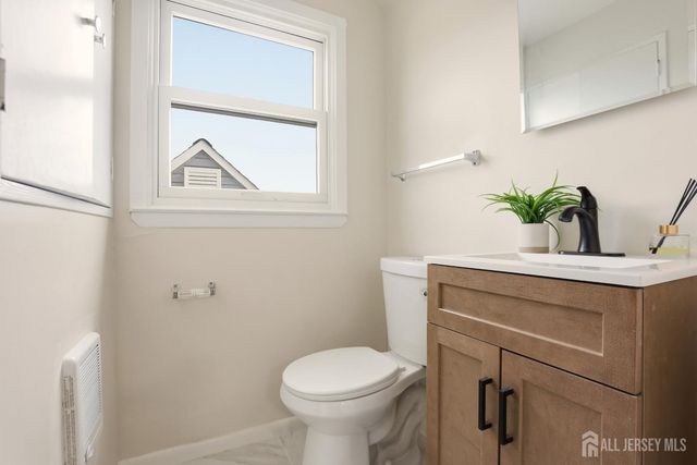 24 Frederick Avenue, Colonia, NJ 07067