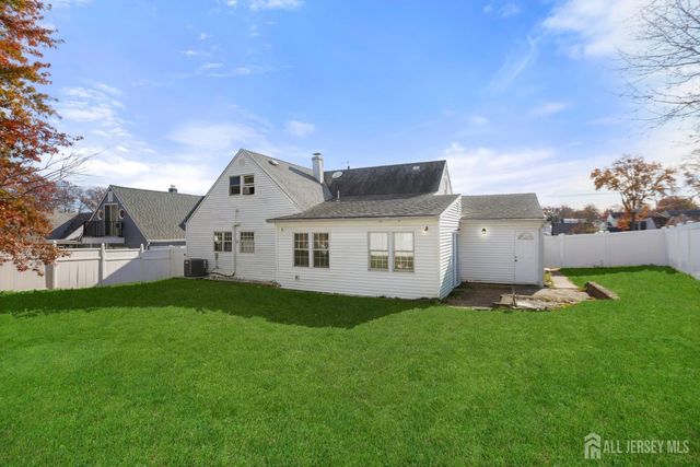 24 Frederick Avenue, Colonia, NJ 07067