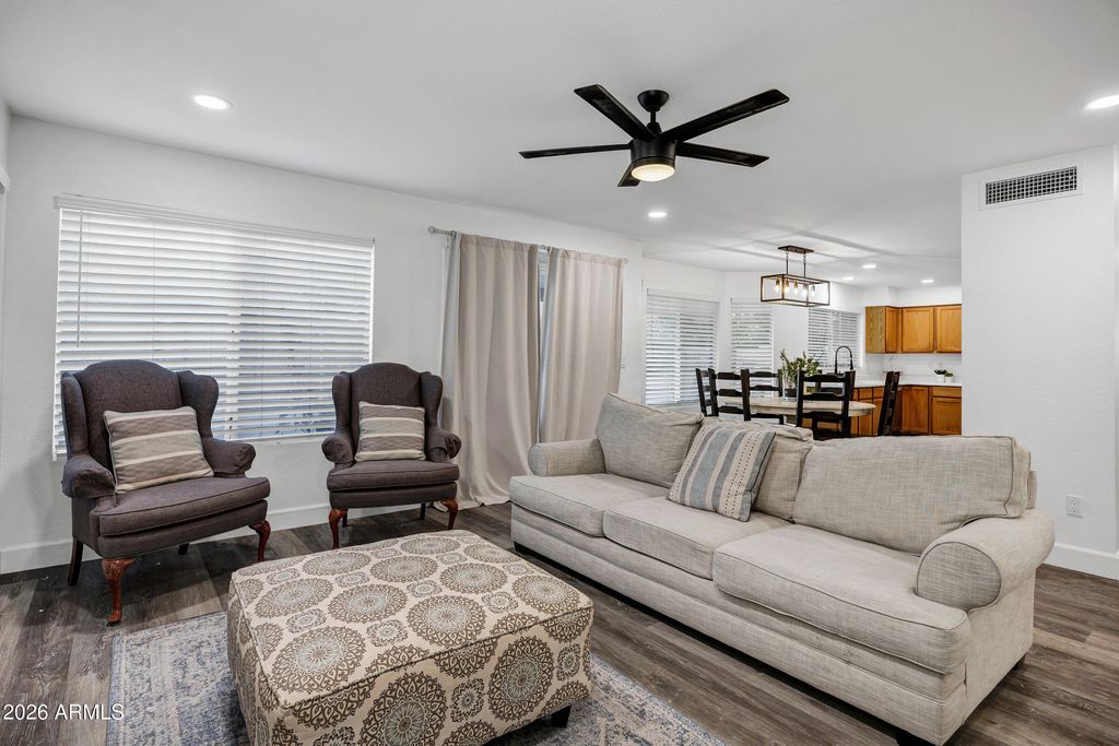 Image 20 of property listing at 4314 E HARVARD Avenue, Gilbert, AZ 85234