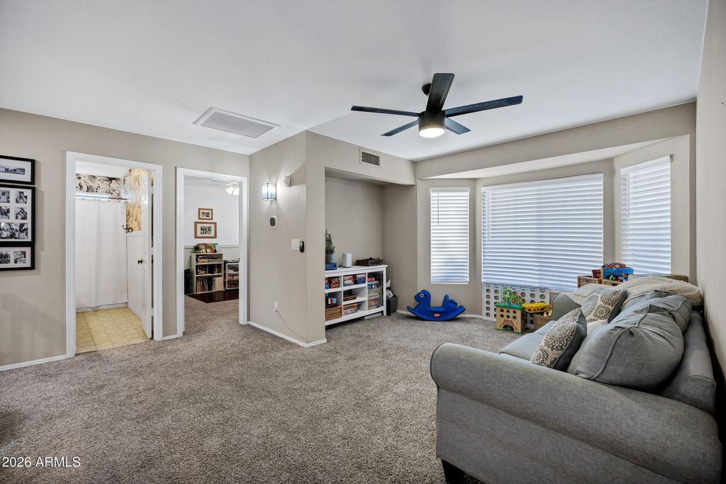 Image 23 of property listing at 4314 E HARVARD Avenue, Gilbert, AZ 85234