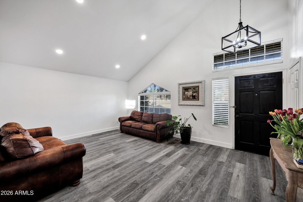Image 6 of property listing at 4314 E HARVARD Avenue, Gilbert, AZ 85234
