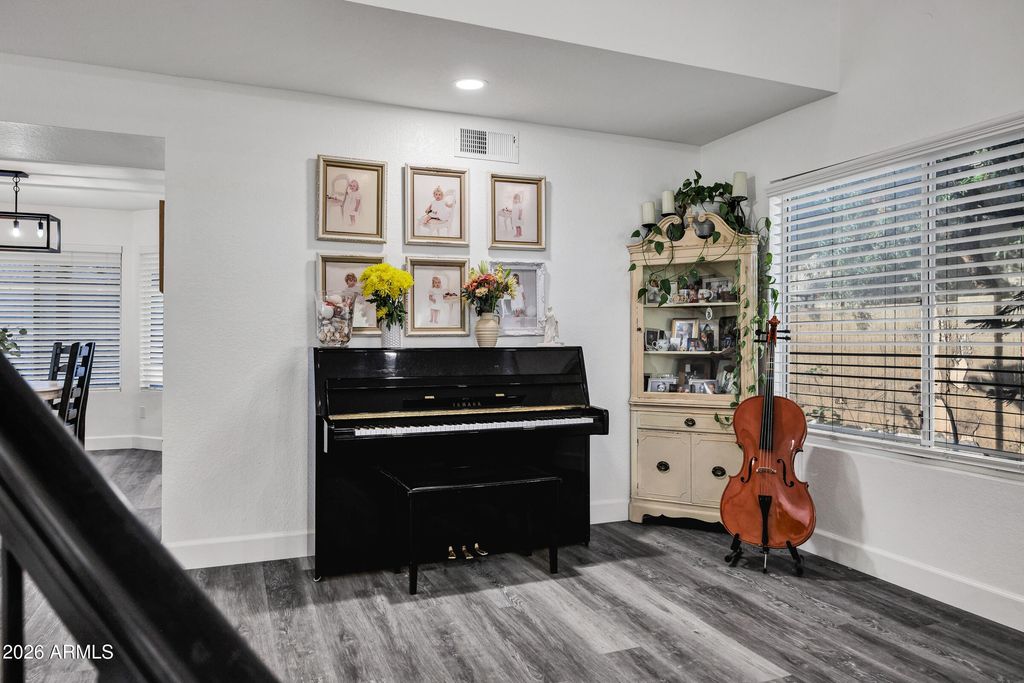 Image 9 of property listing at 4314 E HARVARD Avenue, Gilbert, AZ 85234