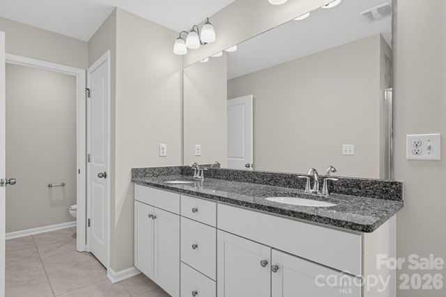 8727 Harris Lake Lane, Charlotte, NC 28269