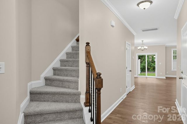 8727 Harris Lake Lane, Charlotte, NC 28269