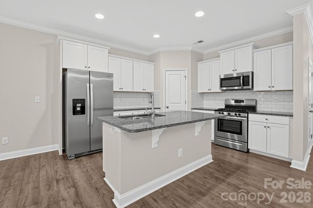 8727 Harris Lake Lane, Charlotte, NC 28269