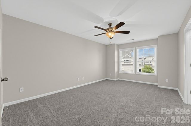 8727 Harris Lake Lane, Charlotte, NC 28269
