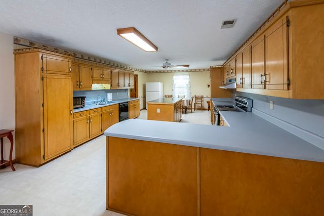 2011 Gleaton Road, Conyers, GA 30013