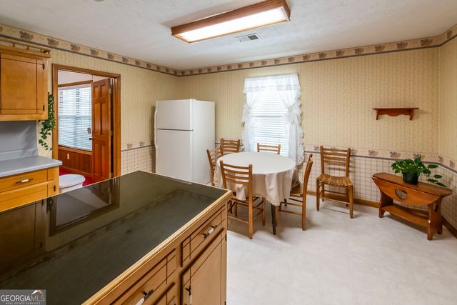 2011 Gleaton Road, Conyers, GA 30013