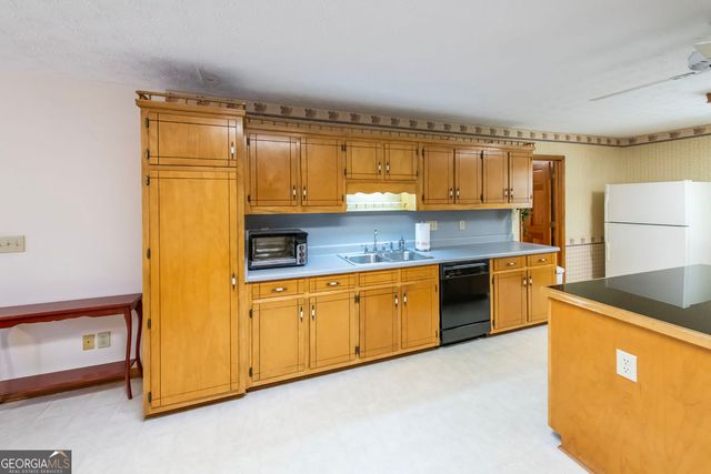 2011 Gleaton Road, Conyers, GA 30013