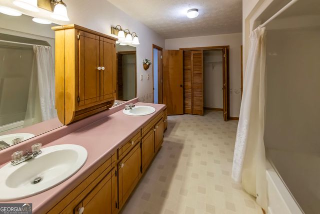 2011 Gleaton Road, Conyers, GA 30013