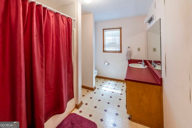 2011 Gleaton Road, Conyers, GA 30013