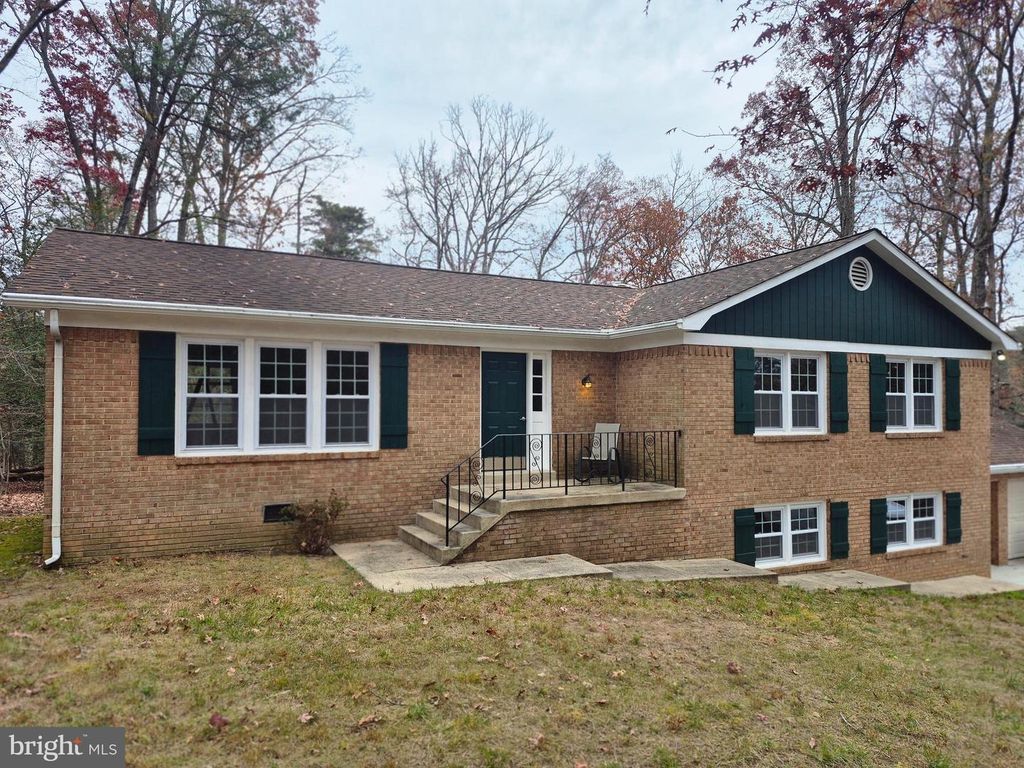 4665 DULEY DR, White Plains, MD 20695