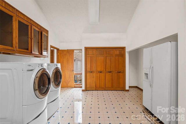 2025 Howard Gap Road, Hendersonville, NC 28792