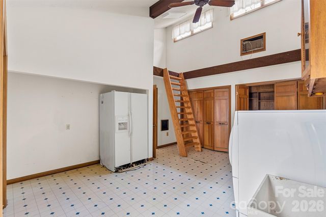 2025 Howard Gap Road, Hendersonville, NC 28792