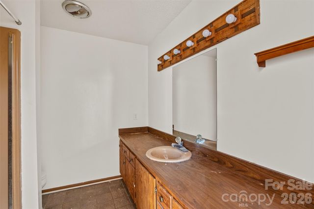 2025 Howard Gap Road, Hendersonville, NC 28792