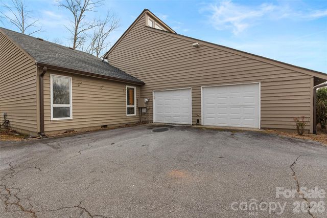 2025 Howard Gap Road, Hendersonville, NC 28792