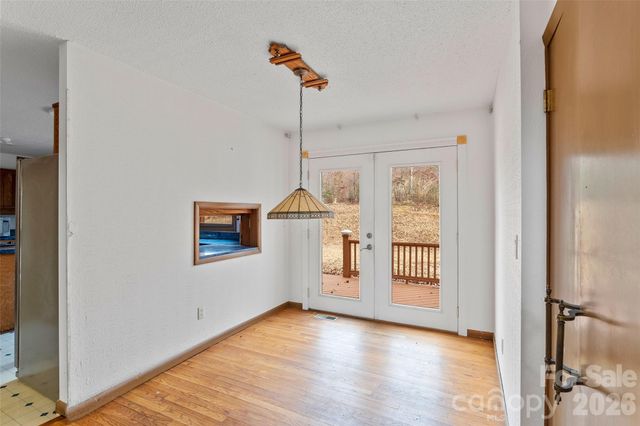2025 Howard Gap Road, Hendersonville, NC 28792