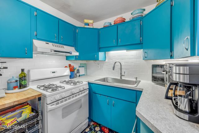 2805 Saxon Drive, New Smyrna Beach, FL 32169