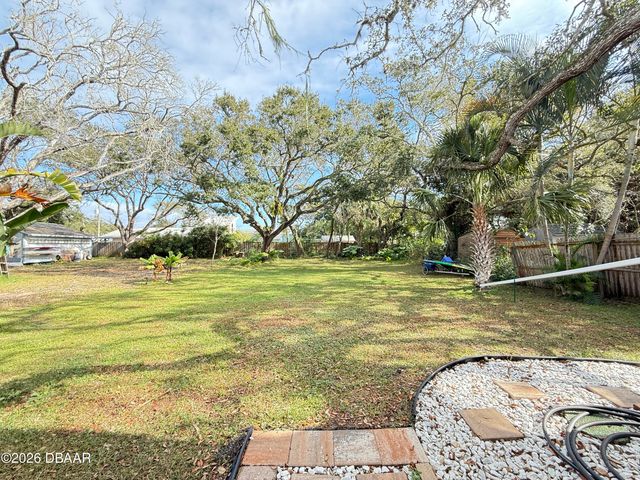 2805 Saxon Drive, New Smyrna Beach, FL 32169