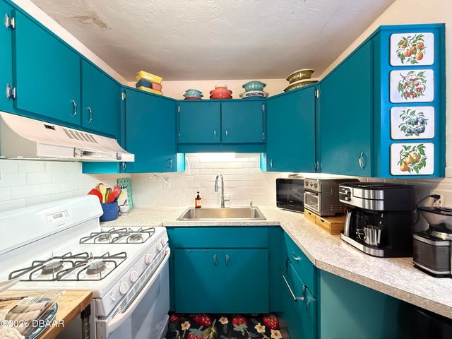 2805 Saxon Drive, New Smyrna Beach, FL 32169