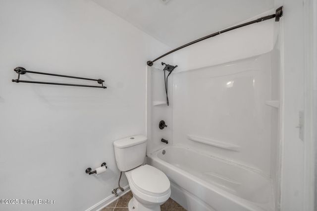 3701 Wiano Dr, Crestwood, KY 40014