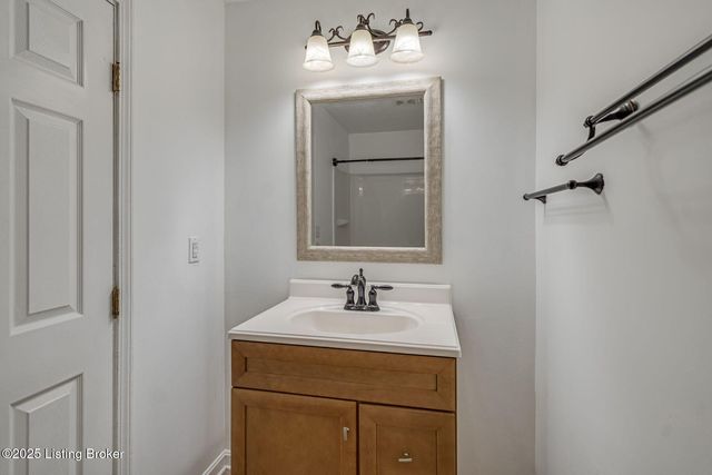 3701 Wiano Dr, Crestwood, KY 40014