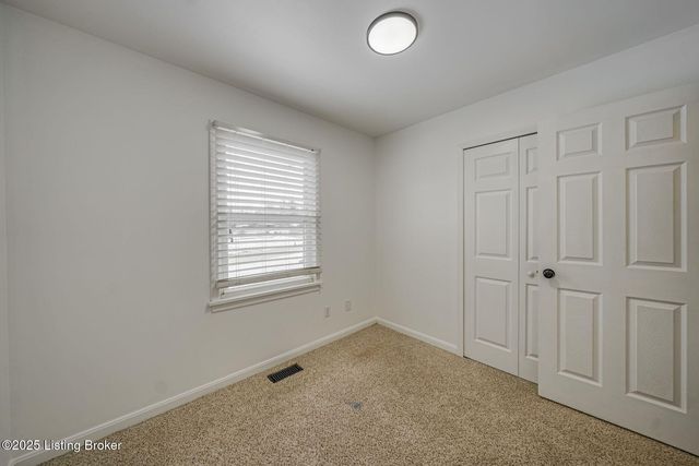 3701 Wiano Dr, Crestwood, KY 40014