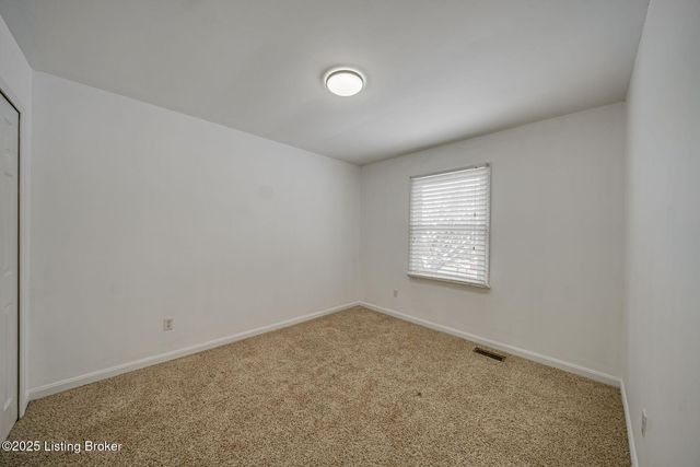 3701 Wiano Dr, Crestwood, KY 40014