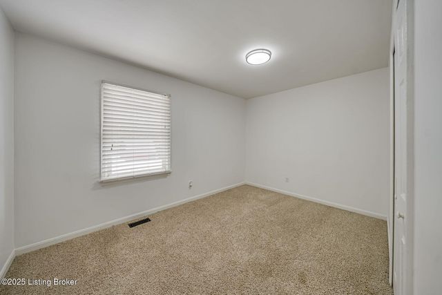 3701 Wiano Dr, Crestwood, KY 40014