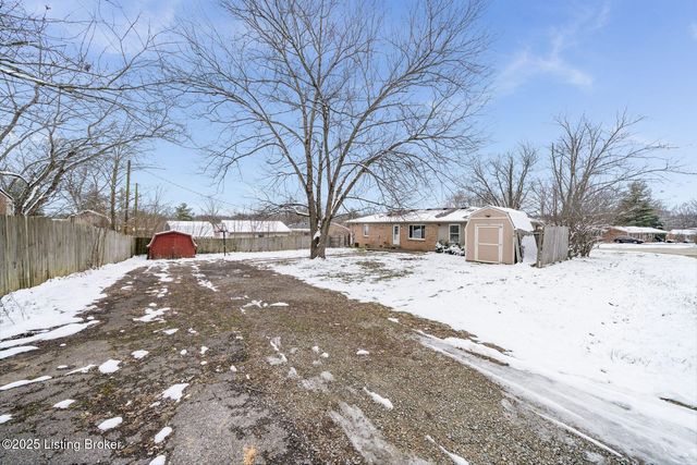 3701 Wiano Dr, Crestwood, KY 40014