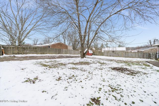 3701 Wiano Dr, Crestwood, KY 40014