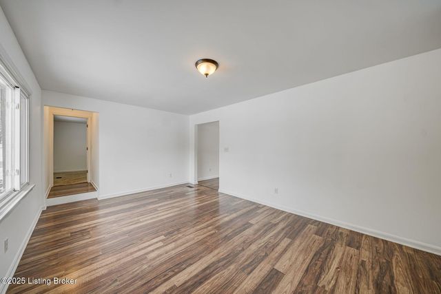 3701 Wiano Dr, Crestwood, KY 40014