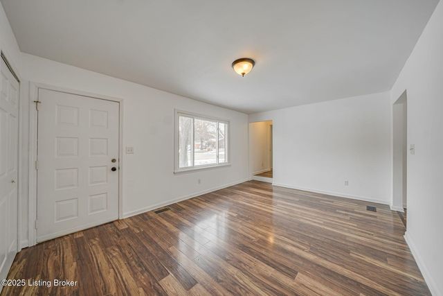 3701 Wiano Dr, Crestwood, KY 40014