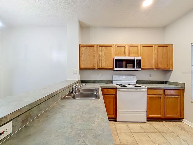 8474 CRYSTAL COVE LOOP, Kissimmee, FL 34747