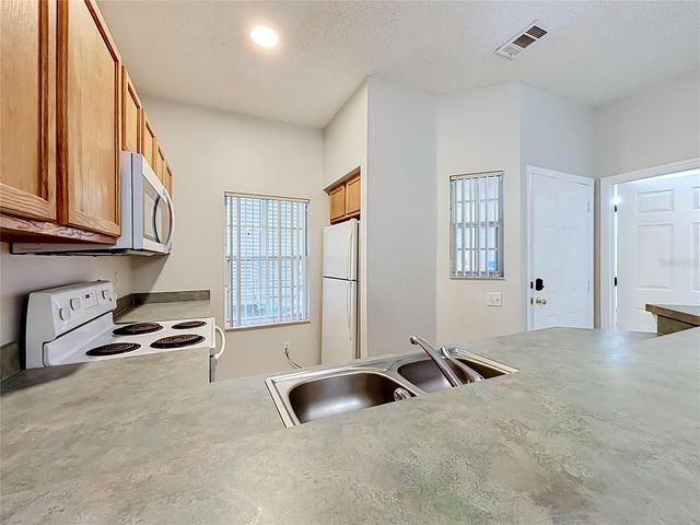 8474 CRYSTAL COVE LOOP, Kissimmee, FL 34747