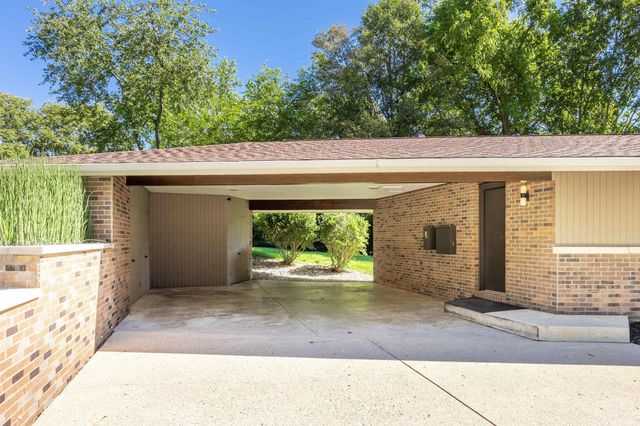 3731 Capilano Dr, West Lafayette, IN 47906