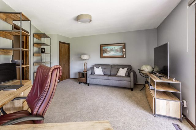 3731 Capilano Dr, West Lafayette, IN 47906