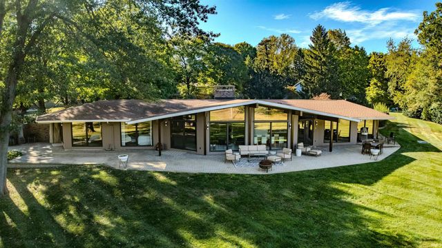 3731 Capilano Dr, West Lafayette, IN 47906