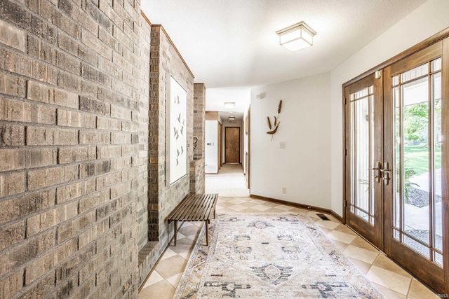3731 Capilano Dr, West Lafayette, IN 47906