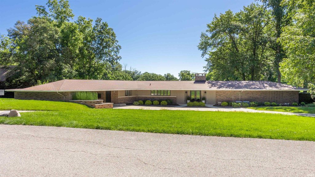 3731 Capilano Dr, West Lafayette, IN 47906