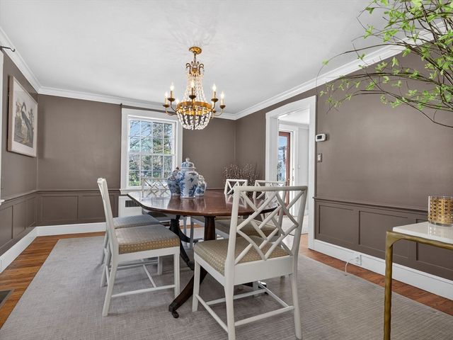 5 Tennyson Rd, Wellesley, MA 02481